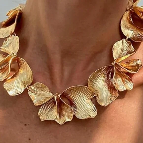 Anthro Gold Flowers Leaf Necklace Choker - Picture 3 of 5